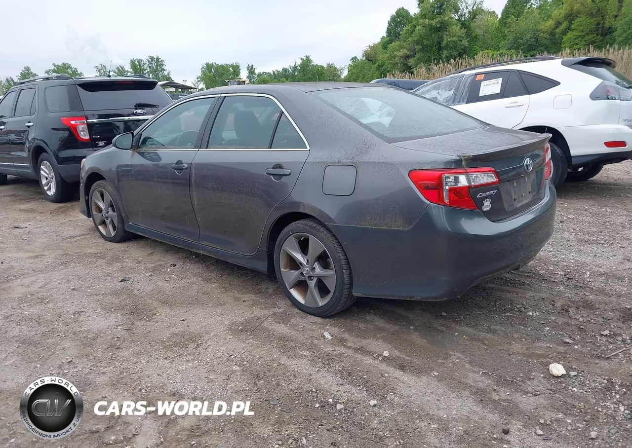 2014 Toyota Camry Se Sport VIN:4T1BF1FK9EU398519 - 3