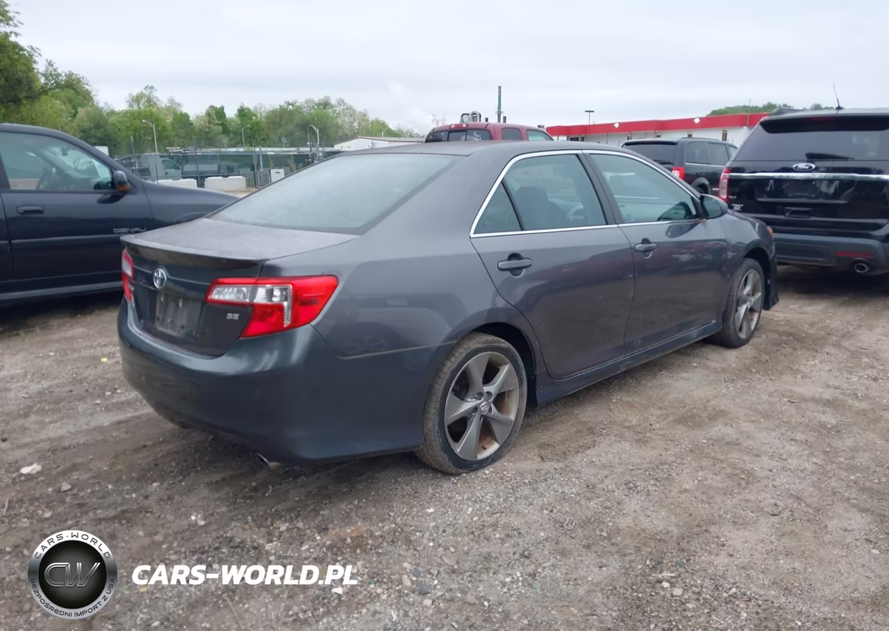 2014 Toyota Camry Se Sport VIN:4T1BF1FK9EU398519 - 4
