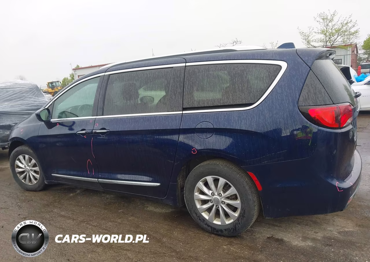 2018 Chrysler Pacifica Touring L VIN:2C4RC1BG6JR113702 - 15