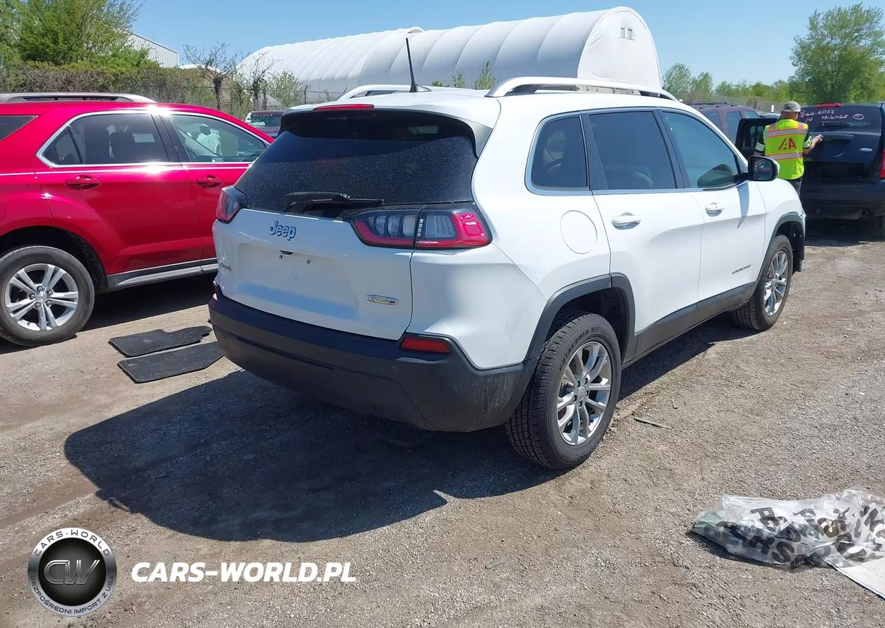2021 Jeep Cherokee Latitude Plus 4X4 VIN:1C4PJMLB6MD218586 - 4