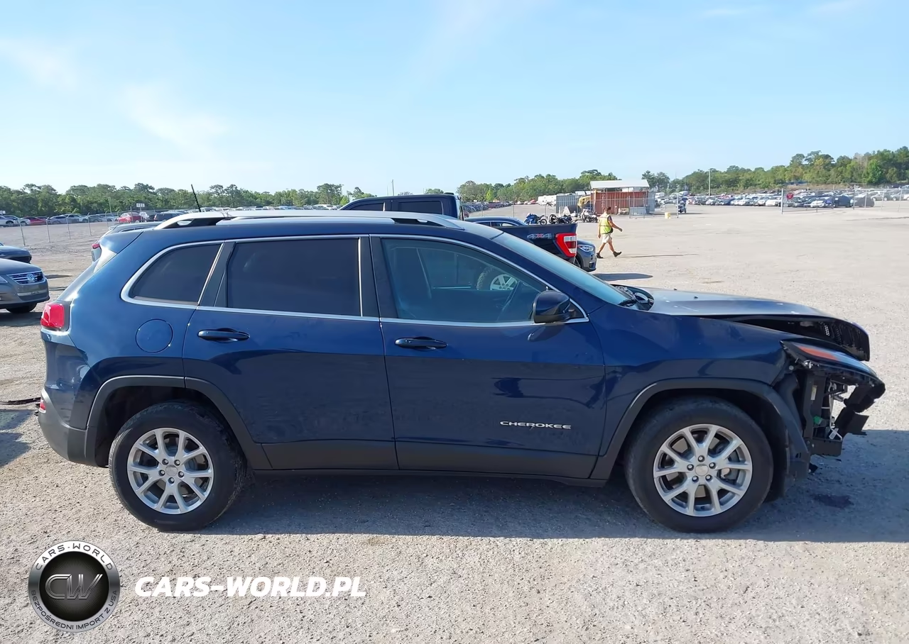 2018 Jeep Cherokee Latitude Plus Fwd VIN:1C4PJLLX9JD580669 - 13