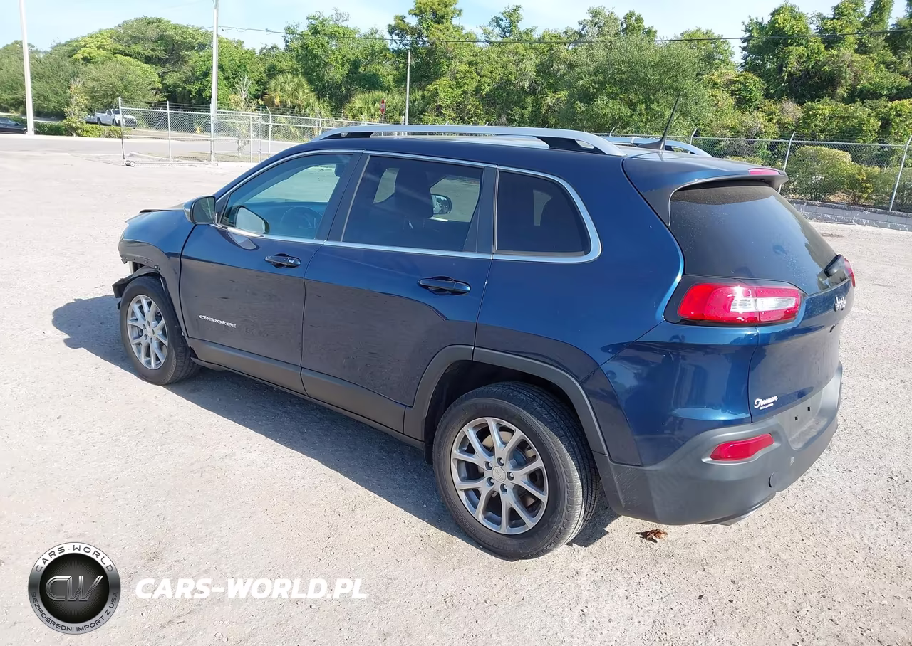 2018 Jeep Cherokee Latitude Plus Fwd VIN:1C4PJLLX9JD580669 - 3