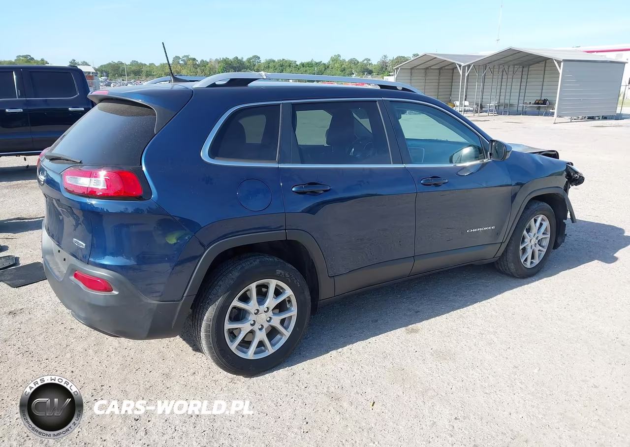 2018 Jeep Cherokee Latitude Plus Fwd VIN:1C4PJLLX9JD580669 - 4