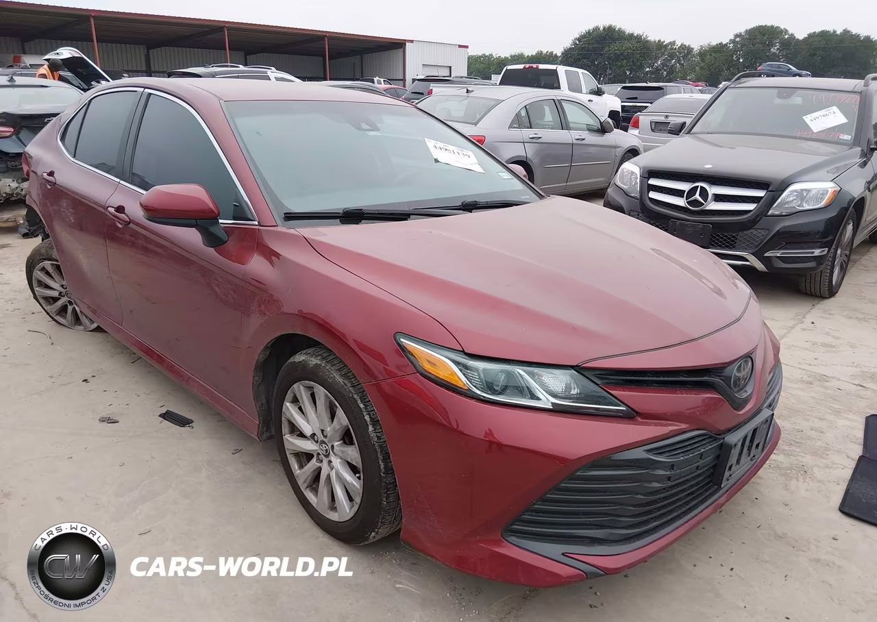 2019 Toyota Camry Le – zdjęcie 1 z 16