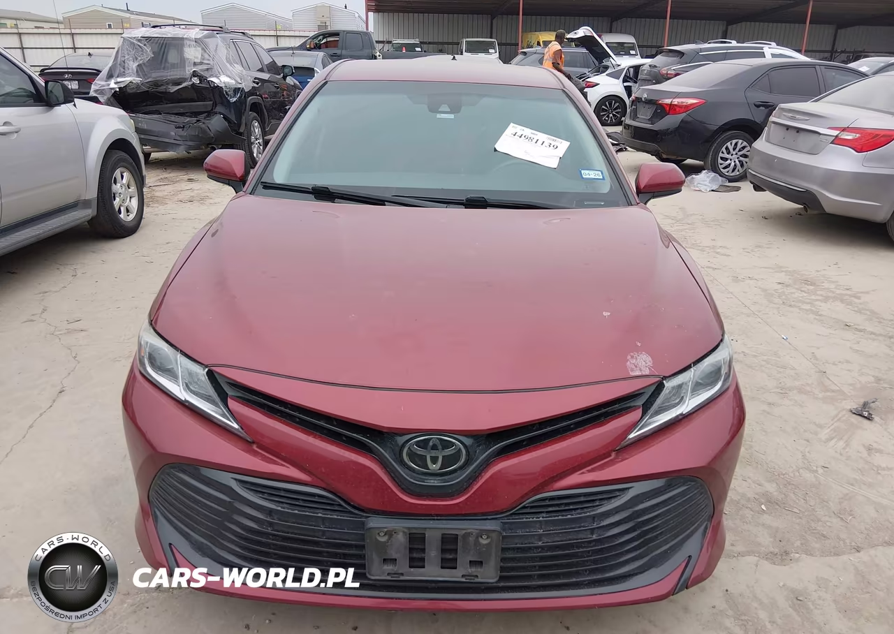 2019 Toyota Camry Le VIN:4T1B11HK2KU750220 - 12