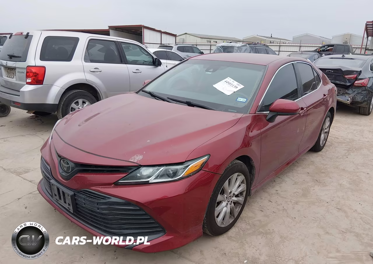 2019 Toyota Camry Le VIN:4T1B11HK2KU750220 - 2