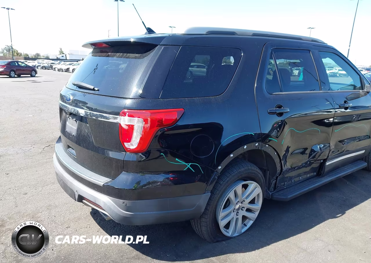 2018 Ford Explorer Xlt VIN:1FM5K7D83JGC41807 - 4