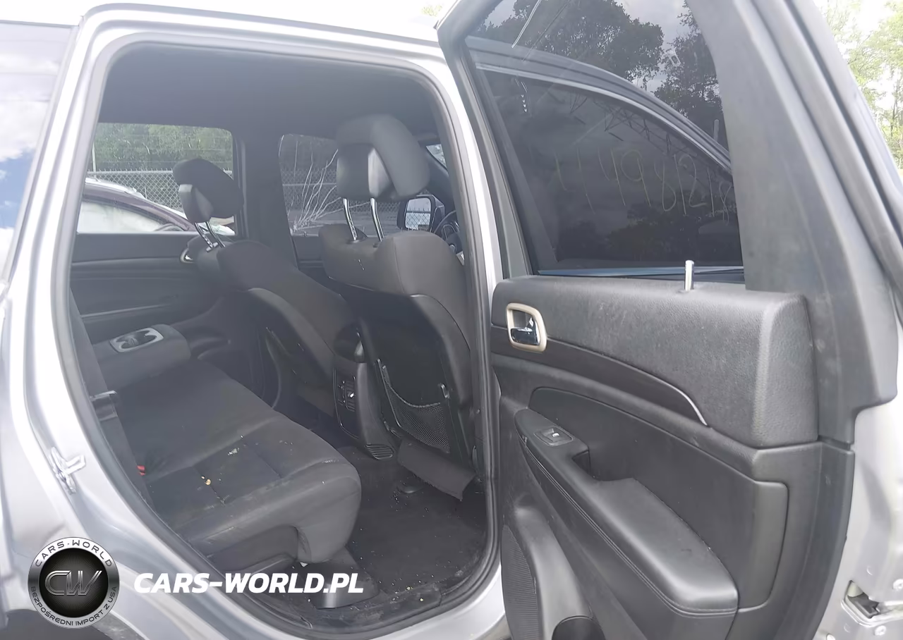 2014 Jeep Grand Cherokee Laredo VIN:1C4RJFAG3EC415368 - 8