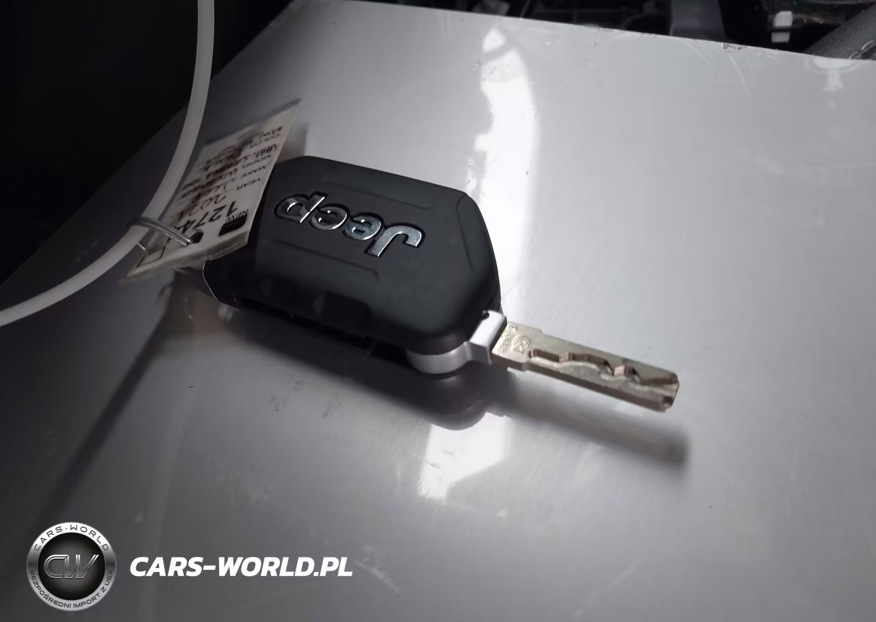 2021 Jeep Wrangler 4Xe Unlimited Sahara 4X4 VIN:1C4JJXP66MW765558 - 11
