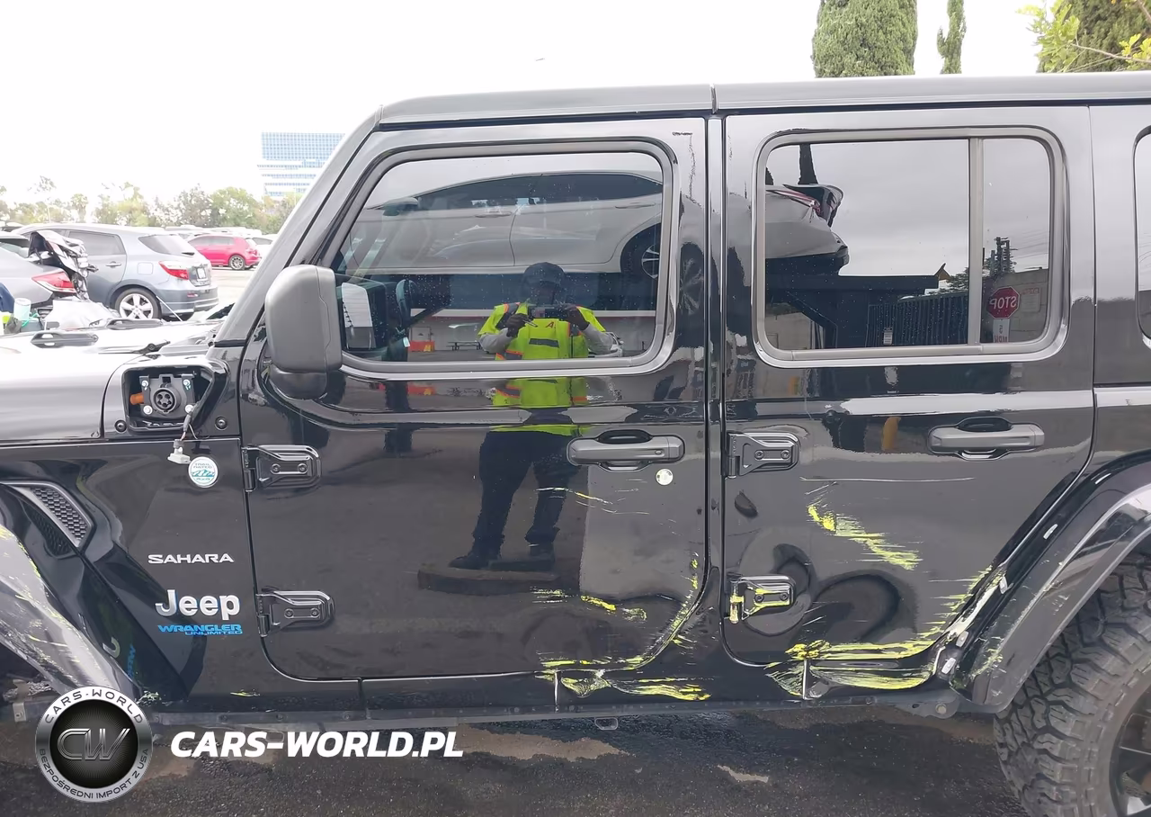2021 Jeep Wrangler 4Xe Unlimited Sahara 4X4 VIN:1C4JJXP66MW765558 - 14