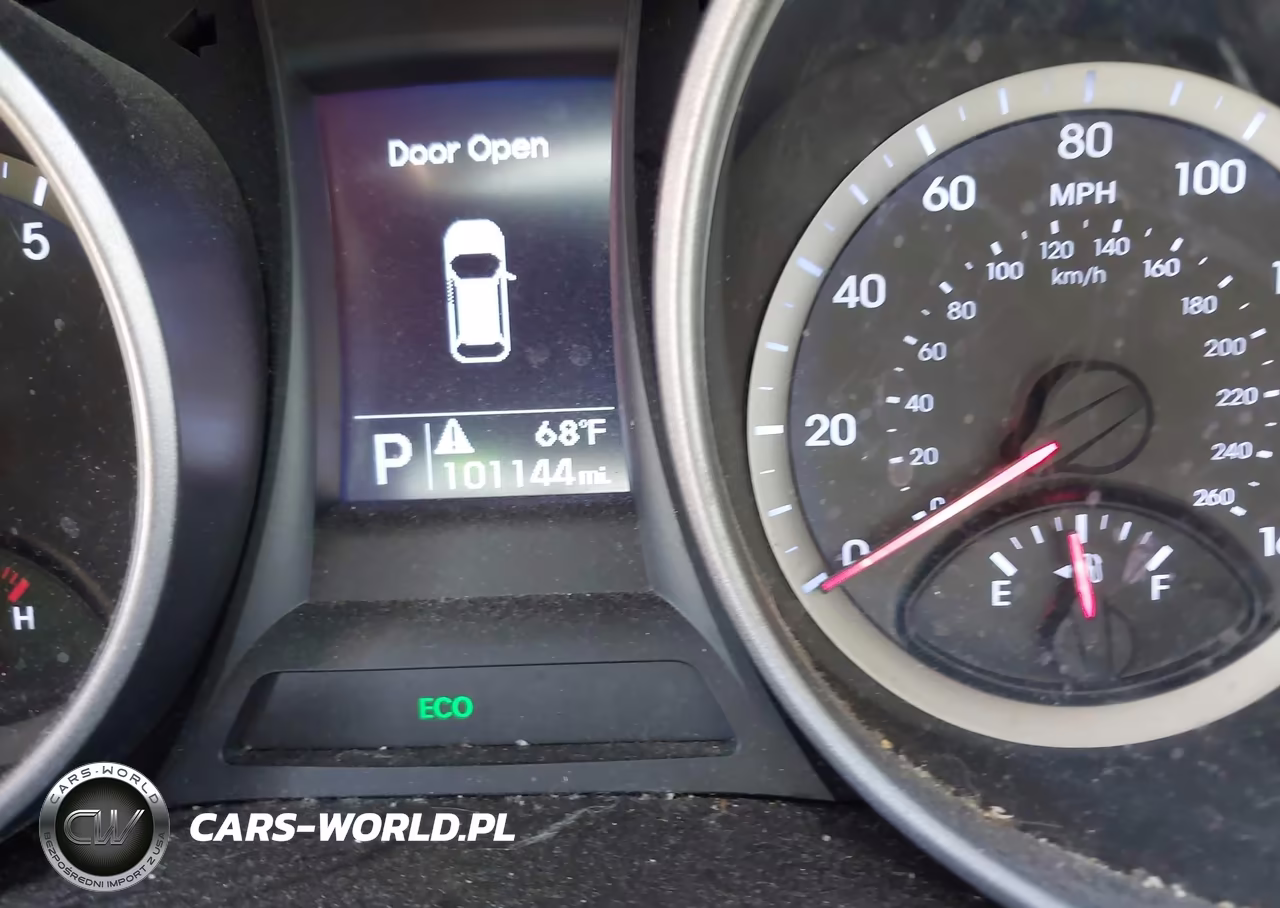 2016 Hyundai Santa Fe Sport 2.4L VIN:5XYZUDLB6GG379008 - 15