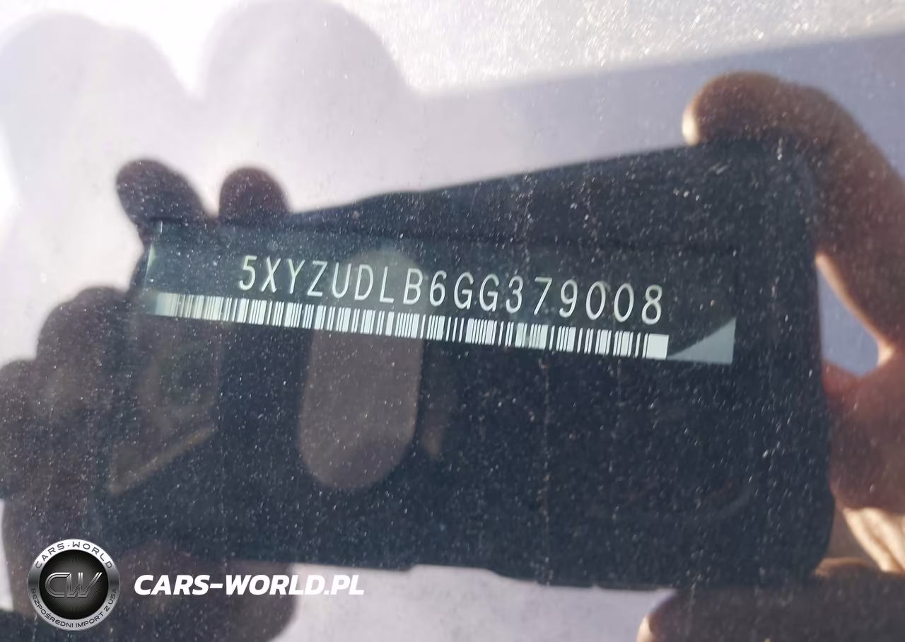 2016 Hyundai Santa Fe Sport 2.4L VIN:5XYZUDLB6GG379008 - 17
