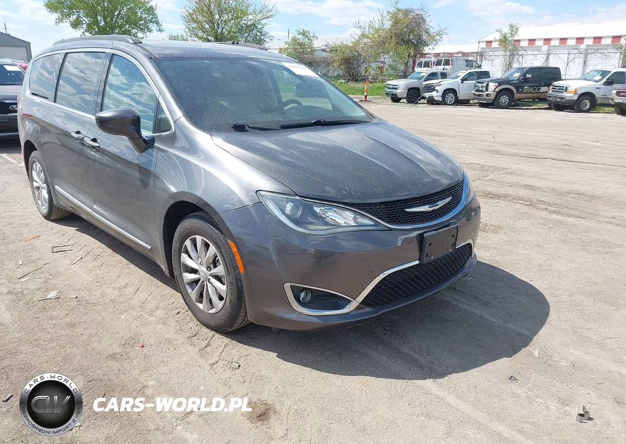2017 Chrysler Pacifica Touring-L