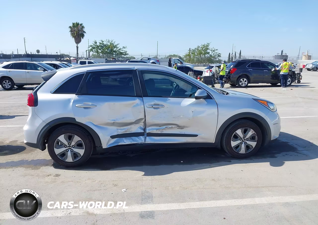 2018 Kia Niro Lx VIN:KNDCB3LC9J5177231 - 13
