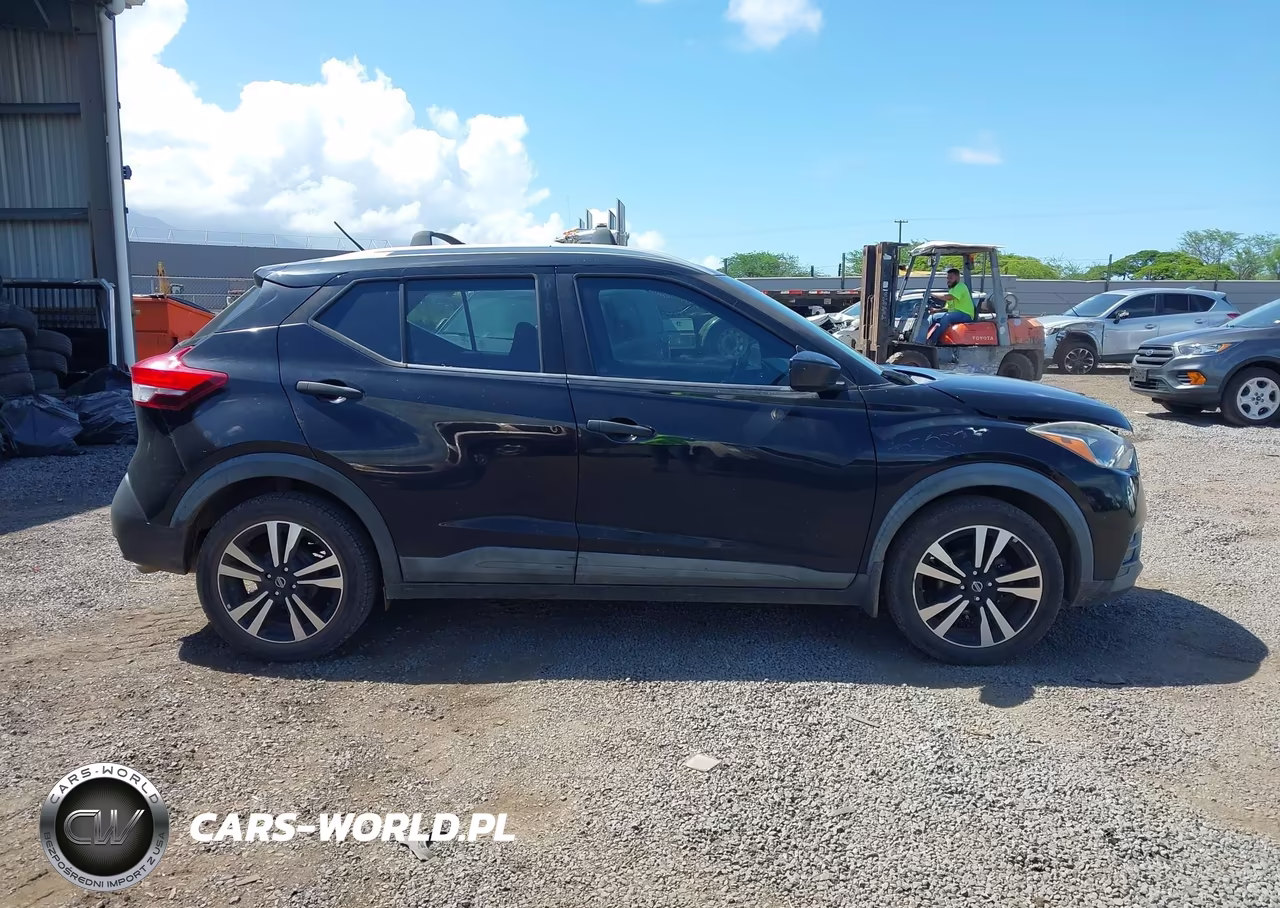 2018 Nissan Kicks S VIN:3N1CP5CU9JL509547 - 13