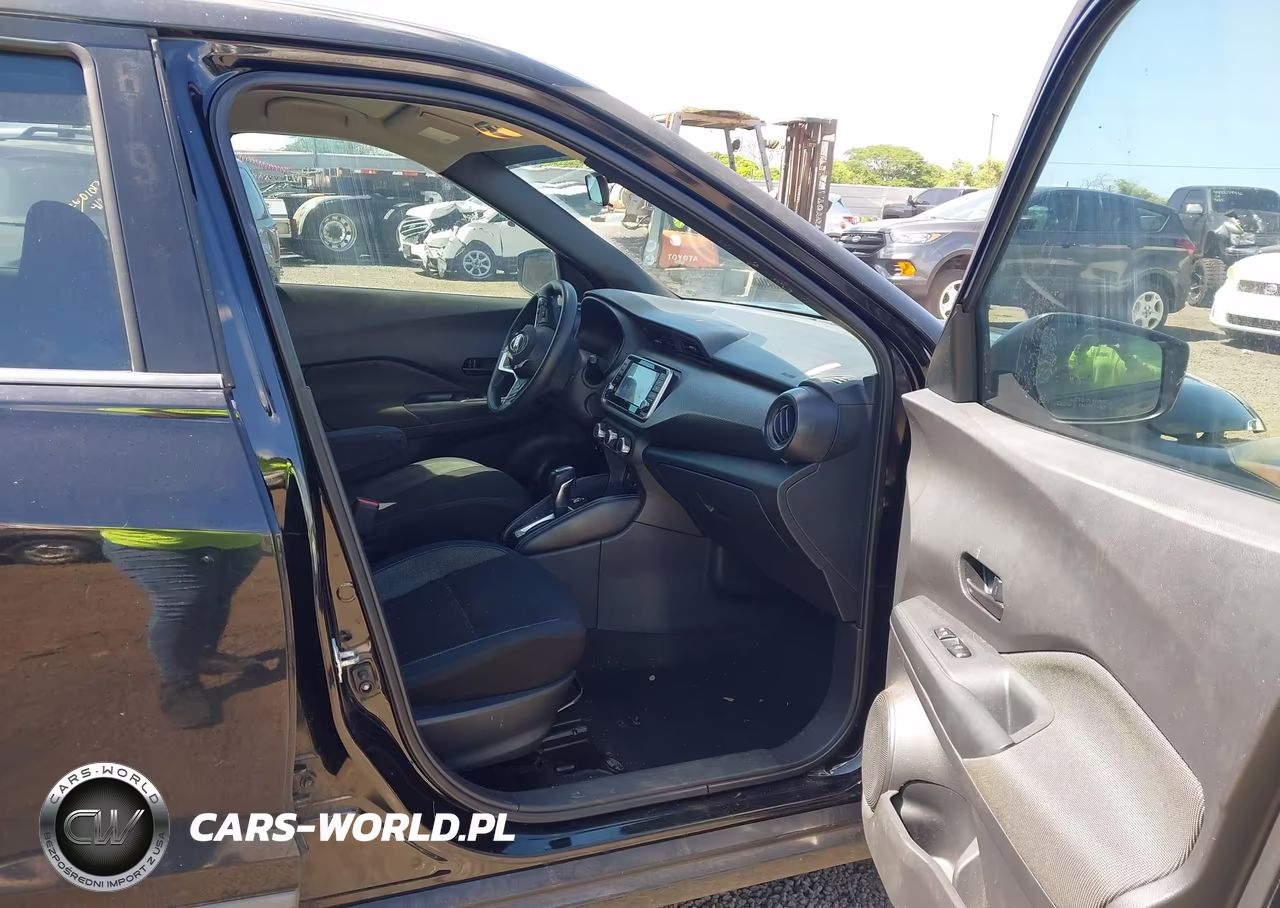 2018 Nissan Kicks S VIN:3N1CP5CU9JL509547 - 5