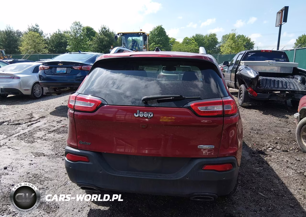 2016 Jeep Cherokee Latitude VIN:1C4PJLCS0GW324647 - 16