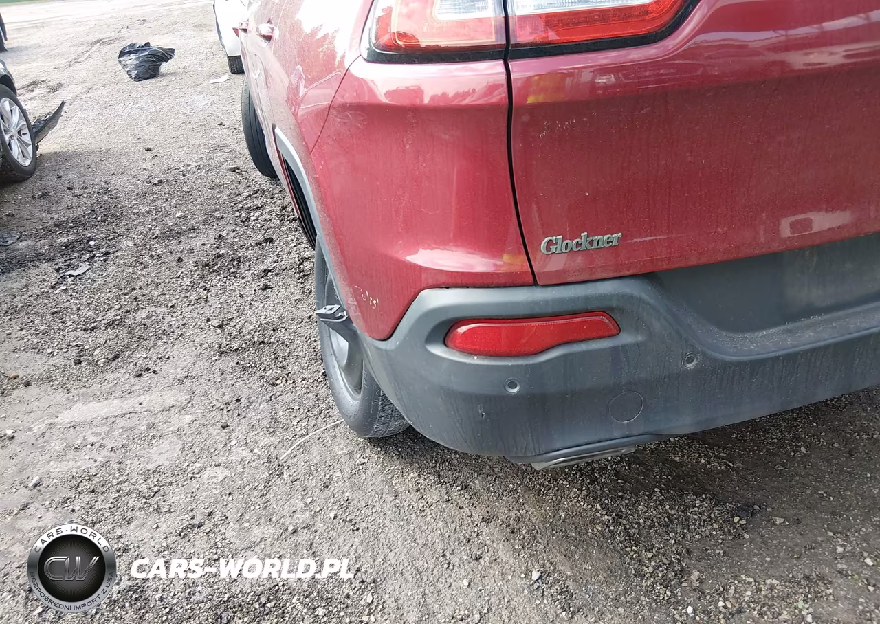 2016 Jeep Cherokee Latitude VIN:1C4PJLCS0GW324647 - 17