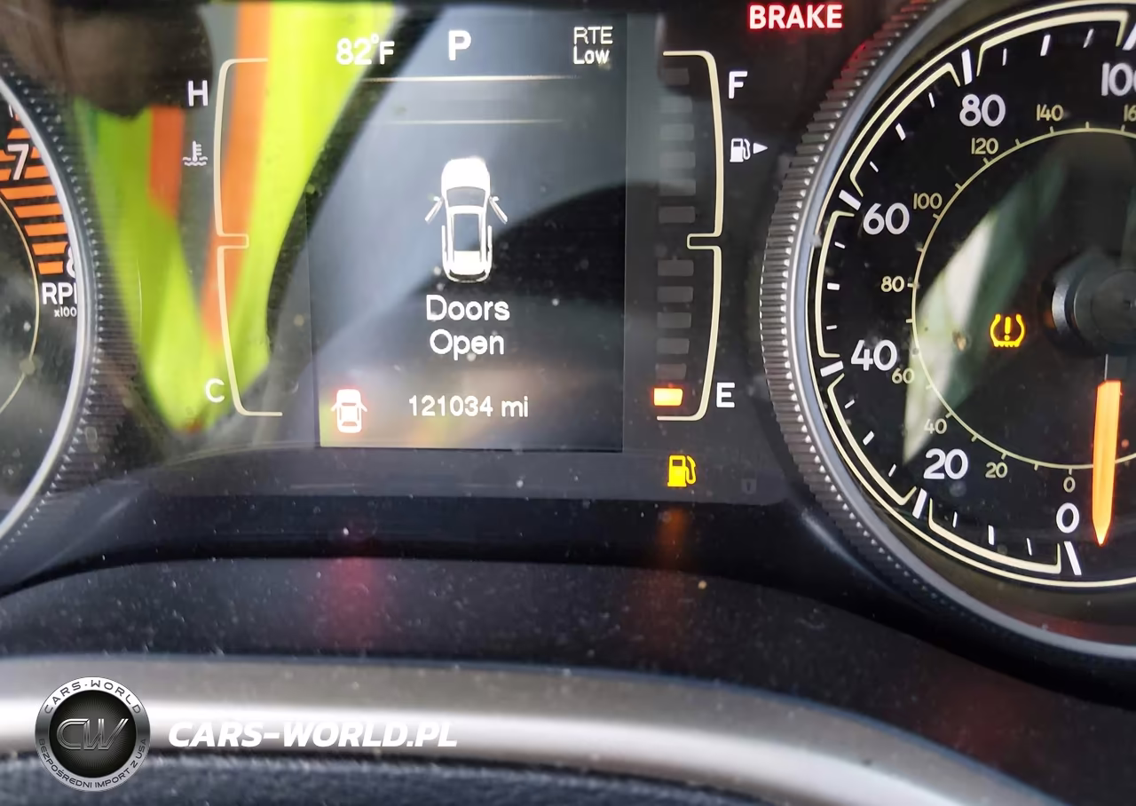 2016 Jeep Cherokee Latitude VIN:1C4PJLCS0GW324647 - 7