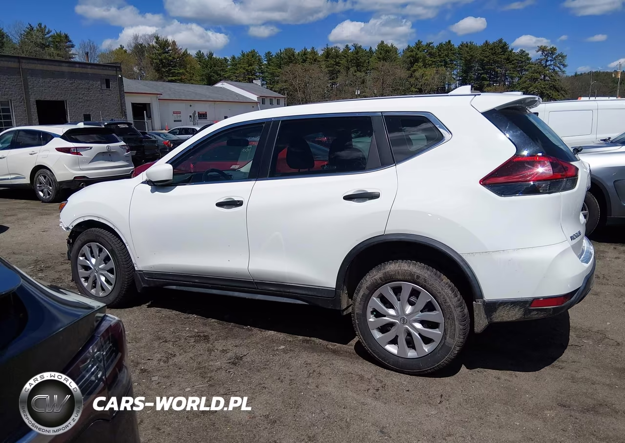 2018 Nissan Rogue S VIN:KNMAT2MV0JP589802 - 15