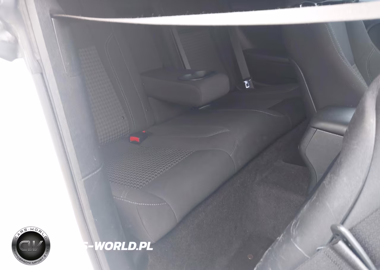2018 Dodge Challenger Sxt VIN:2C3CDZAG1JH245831 - 8