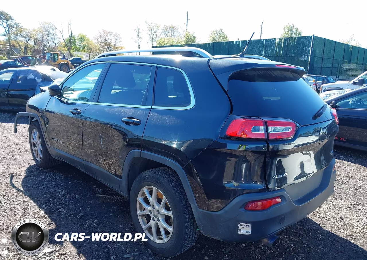 2014 Jeep Cherokee Latitude VIN:1C4PJMCB2EW140135 - 3