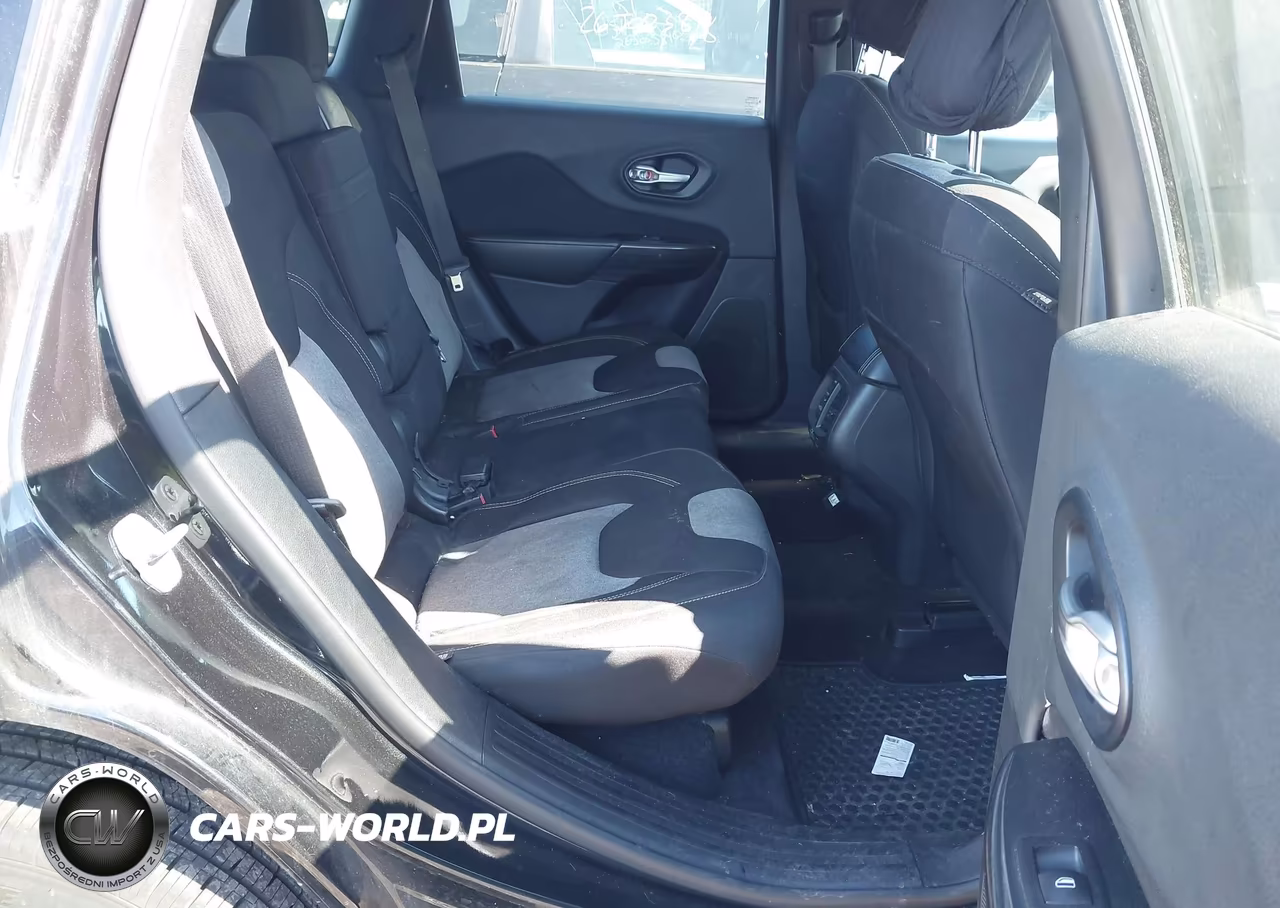 2014 Jeep Cherokee Latitude VIN:1C4PJMCB2EW140135 - 8