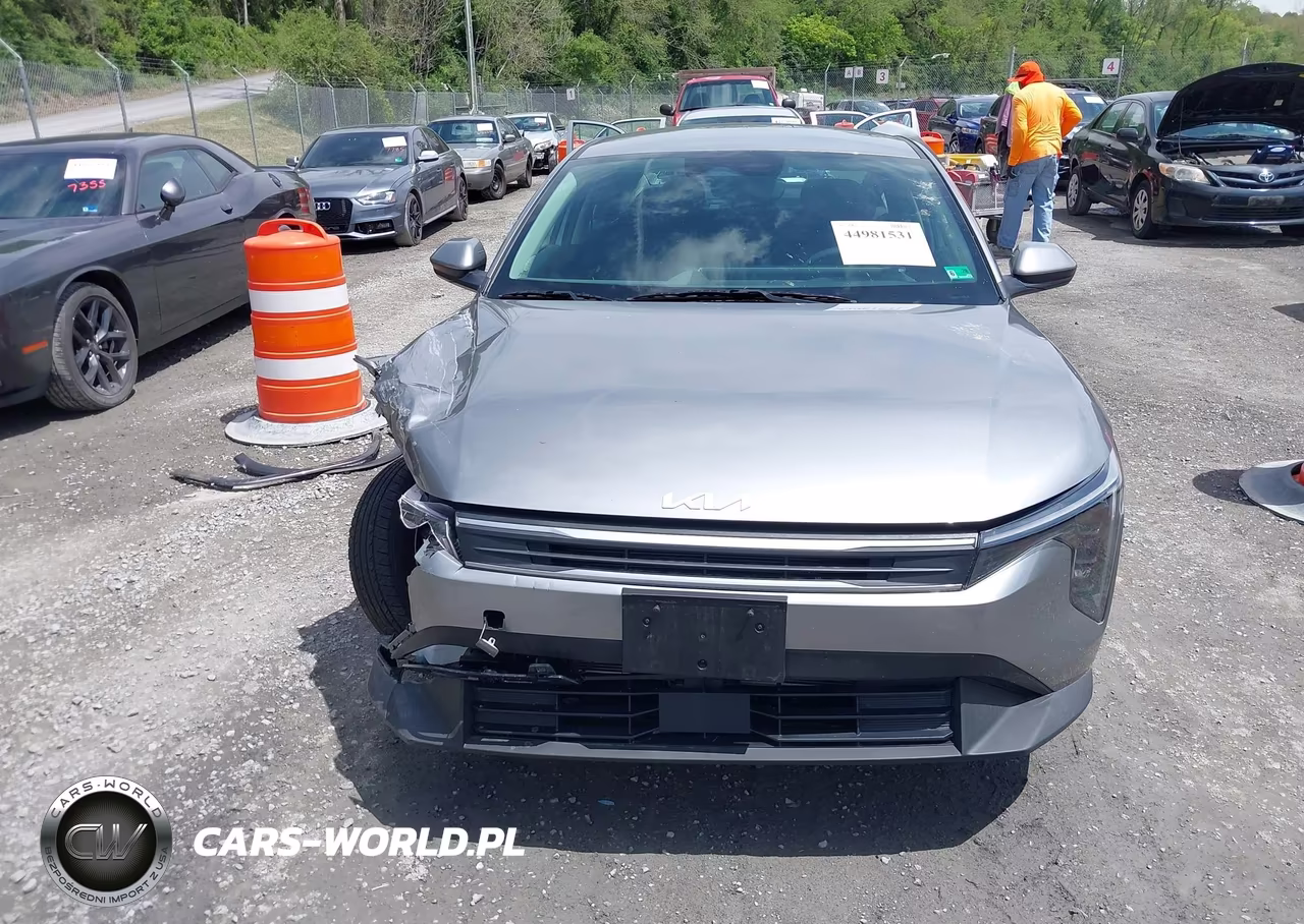 2025 Kia K4 Lxs VIN:3KPFT4DE3SE153996 - 13