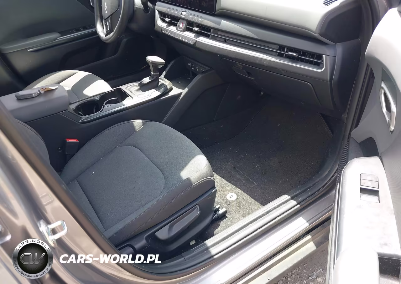 2025 Kia K4 Lxs VIN:3KPFT4DE3SE153996 - 5