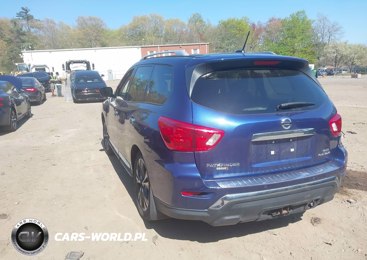 2017 Nissan Pathfinder Platinum VIN:5N1DR2MM2HC610827 - 3