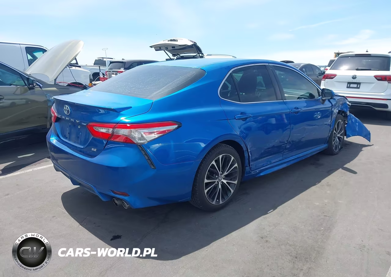 2018 Toyota Camry Se VIN:4T1B11HK8JU092045 - 4
