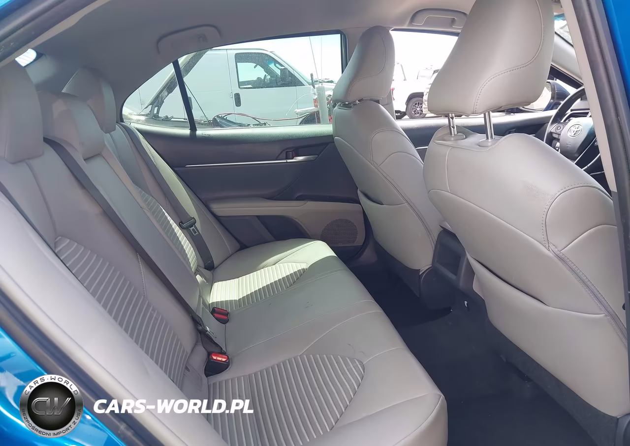 2018 Toyota Camry Se VIN:4T1B11HK8JU092045 - 8