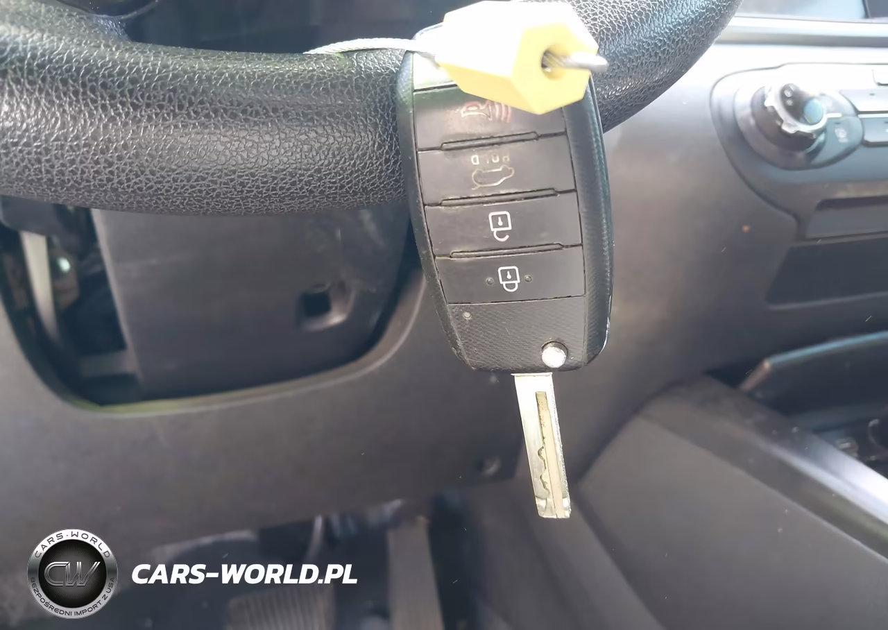 2019 Kia Sorento 2.4L L VIN:5XYPG4A39KG594966 - 11