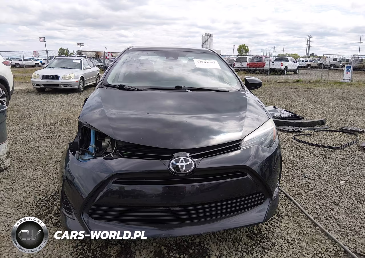 2018 Toyota Corolla Le VIN:2T1BURHE1JC062144 - 13
