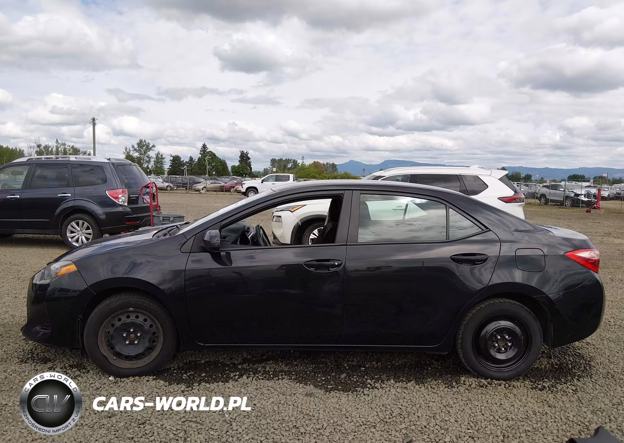 2018 Toyota Corolla Le VIN:2T1BURHE1JC062144 - 15