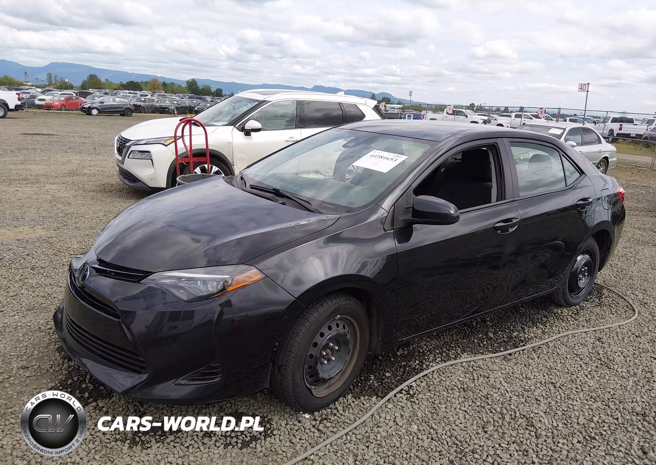 2018 Toyota Corolla Le VIN:2T1BURHE1JC062144 - 2