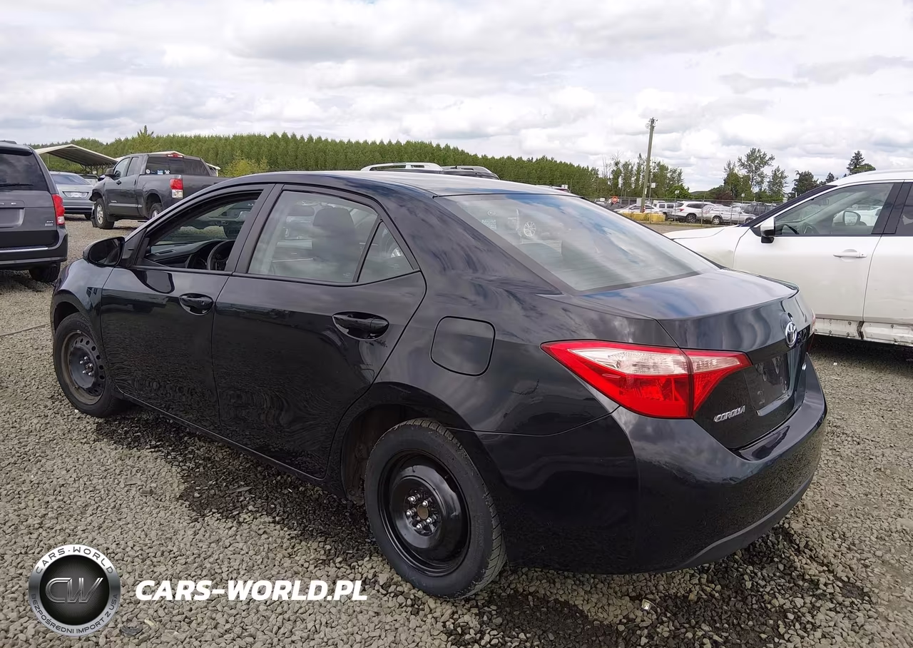 2018 Toyota Corolla Le VIN:2T1BURHE1JC062144 - 3