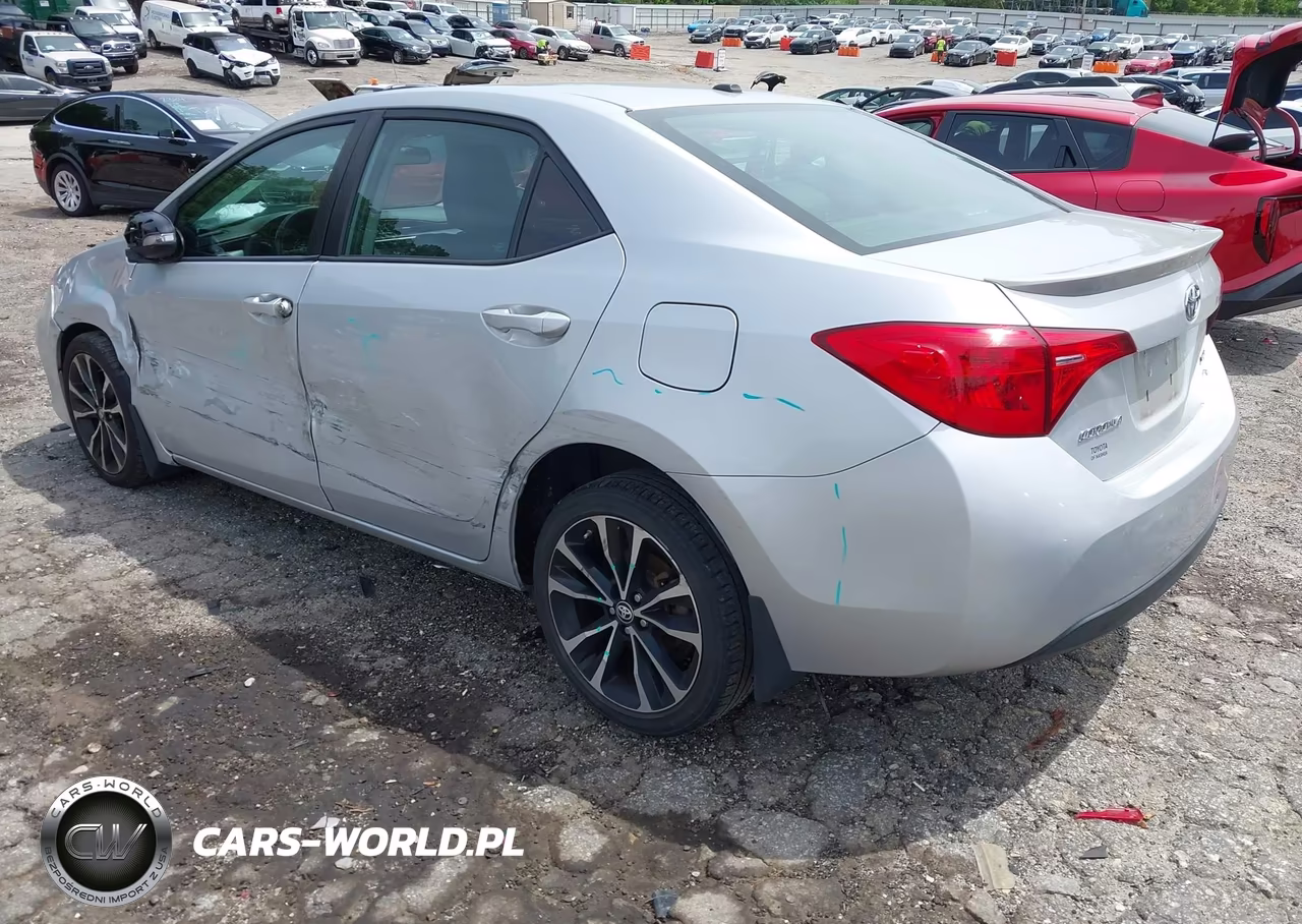2018 Toyota Corolla Xse VIN:2T1BURHE4JC041661 - 3