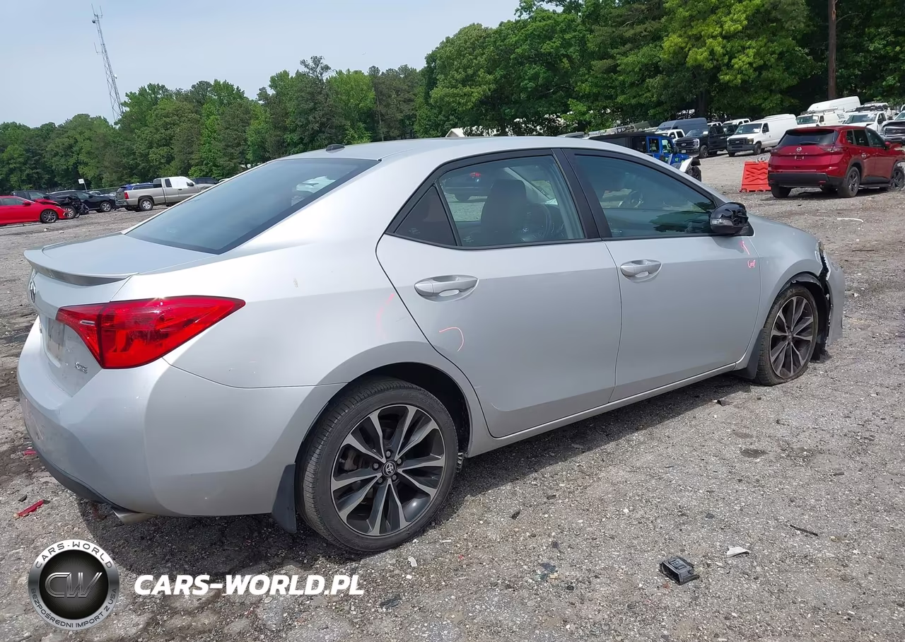 2018 Toyota Corolla Xse VIN:2T1BURHE4JC041661 - 4