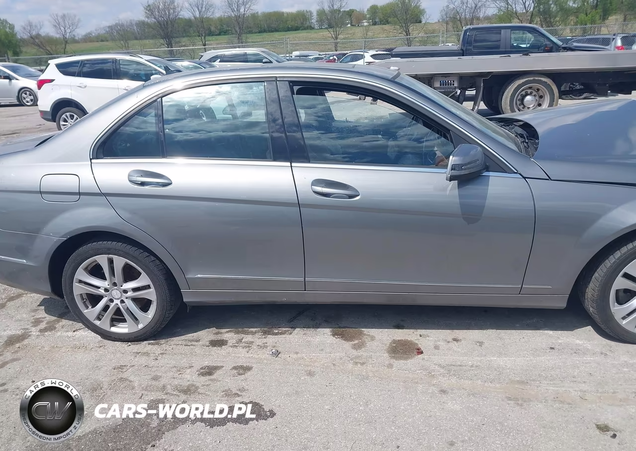 2012 Mercedes-Benz C 300 Luxury 4Matic VIN:WDDGF8BB5CR197926 - 13