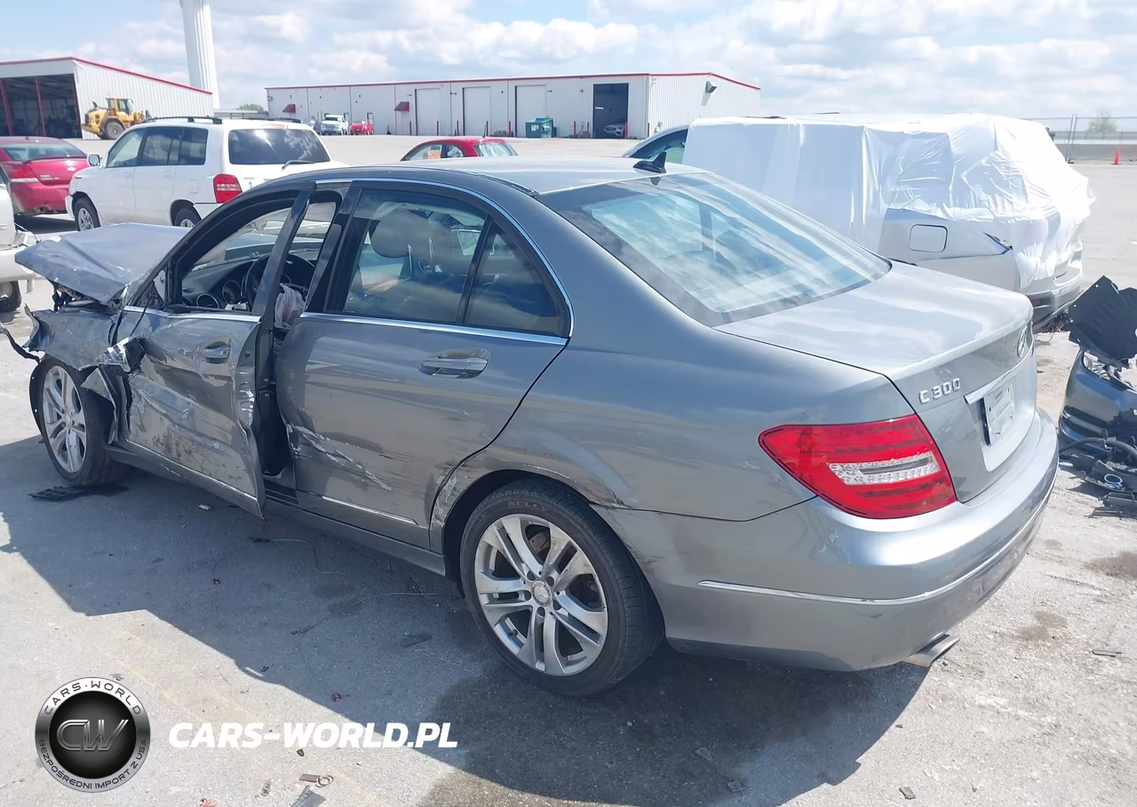 2012 Mercedes-Benz C 300 Luxury 4Matic VIN:WDDGF8BB5CR197926 - 3