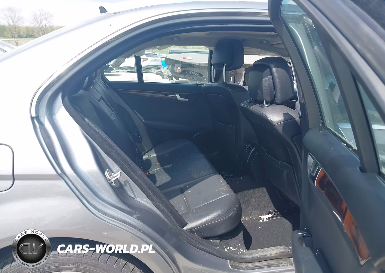 2012 Mercedes-Benz C 300 Luxury 4Matic VIN:WDDGF8BB5CR197926 - 8