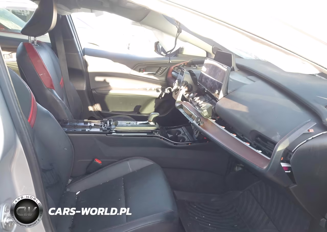 2024 Toyota Prius Prime Xse Premium VIN:JTDACACU6R3014657 - 5