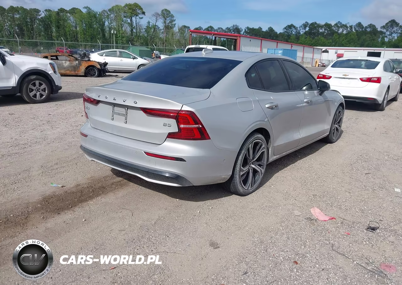 2023 Volvo S60 B5 Plus Dark Theme VIN:7JRL12FL5PG230269 - 4
