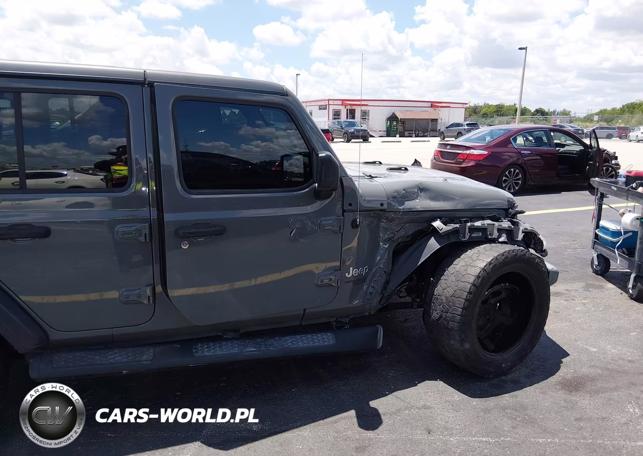 2020 Jeep Wrangler Unlimited Sport S 4X4 VIN:1C4HJXDG8LW110702 - 6