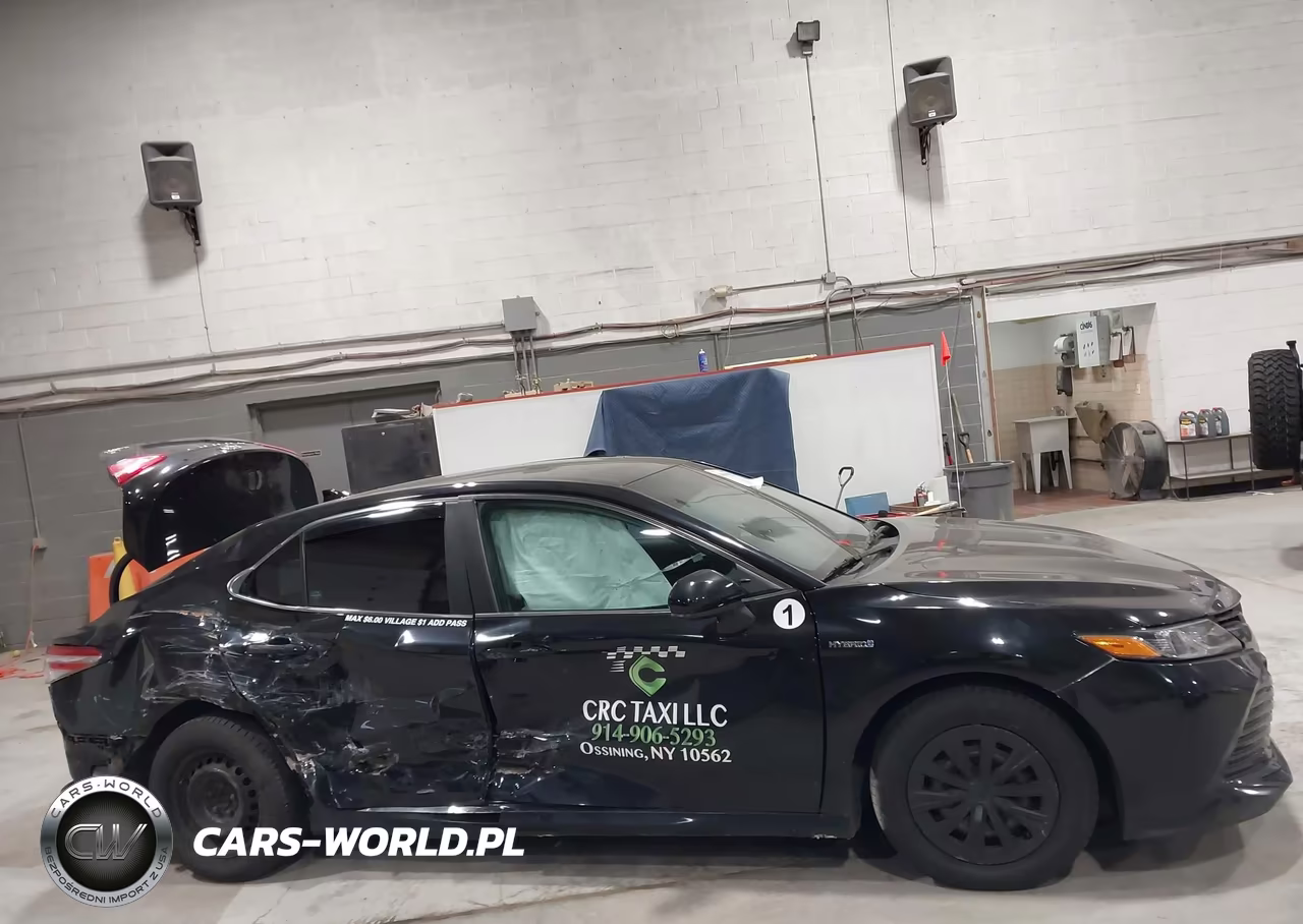 2020 Toyota Camry Le Hybrid VIN:4T1C31AK7LU521929 - 13