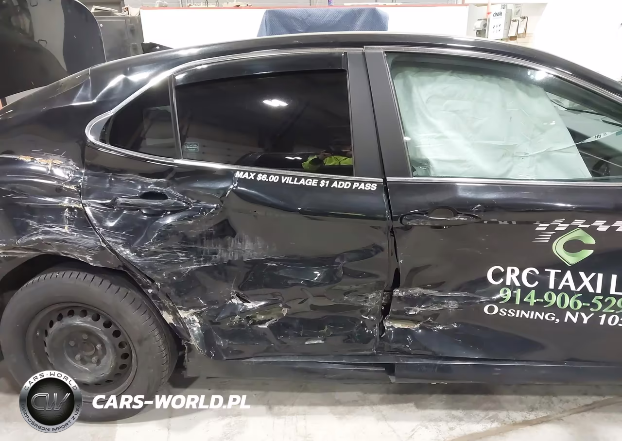 2020 Toyota Camry Le Hybrid VIN:4T1C31AK7LU521929 - 20
