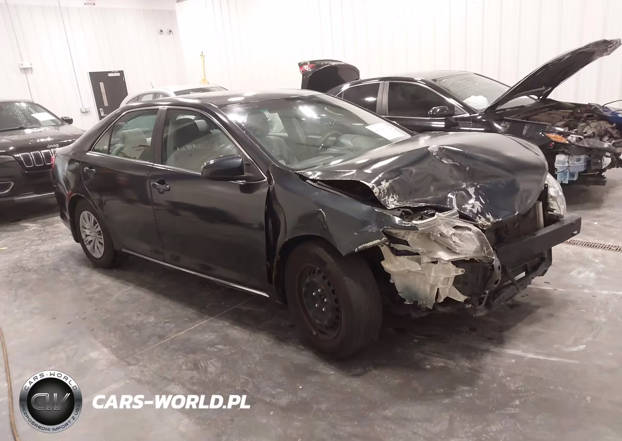 2012 Toyota Camry Le – zdjęcie 1 z 16