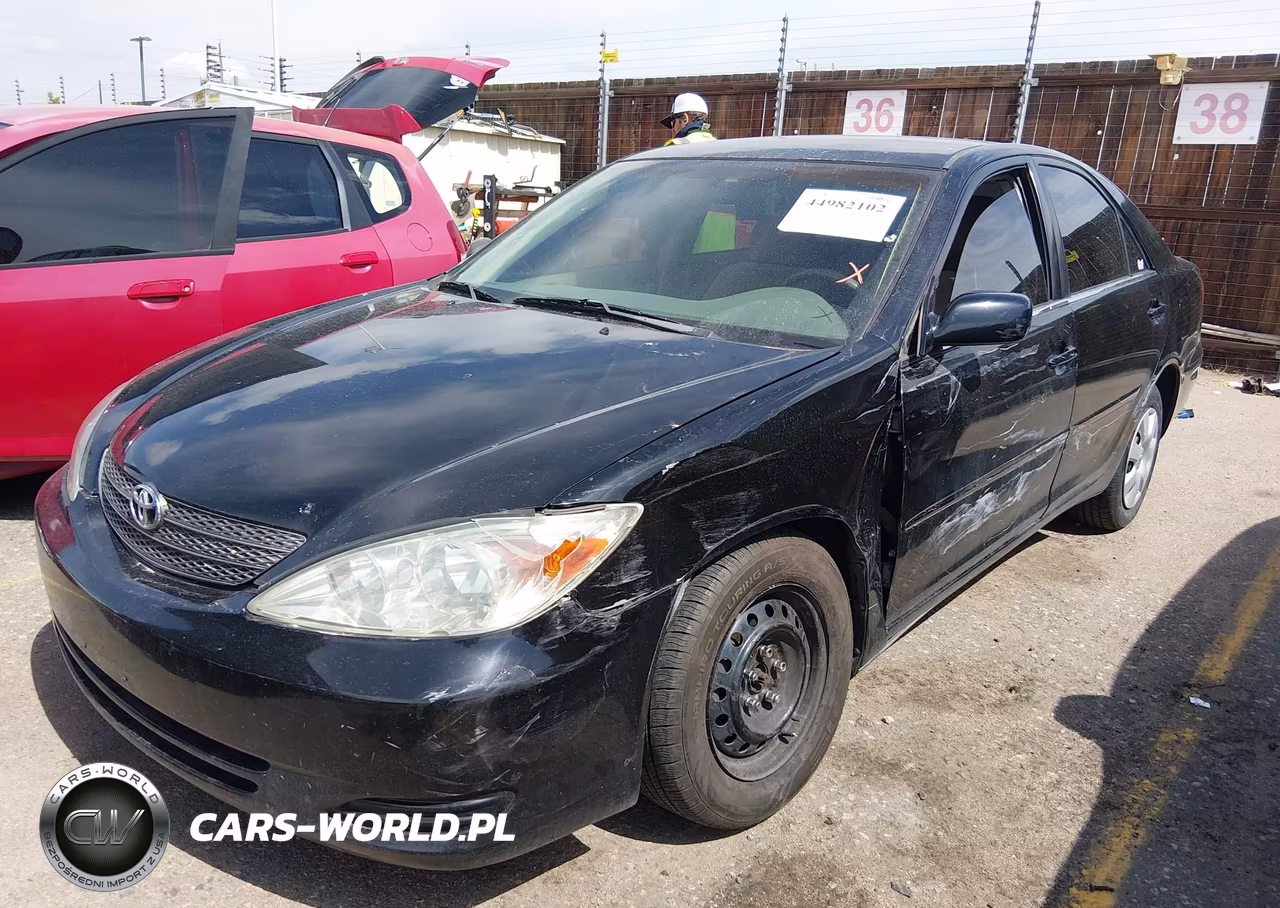 2002 Toyota Camry Le VIN:4T1BE32K22U561477 - 2