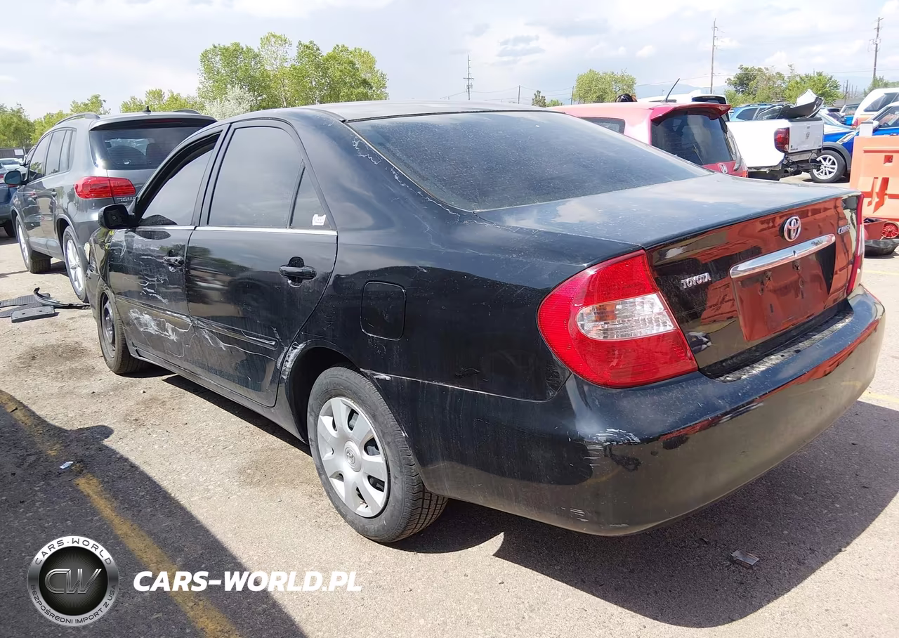 2002 Toyota Camry Le VIN:4T1BE32K22U561477 - 3